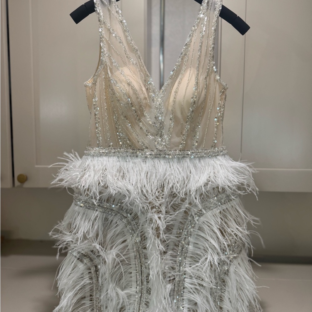 Elegant White Feathered Dress with Sequins